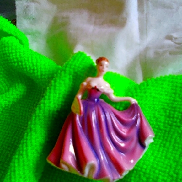 Royal Dolton Miniature Figurine (Rachel) - Picture 3 of 11